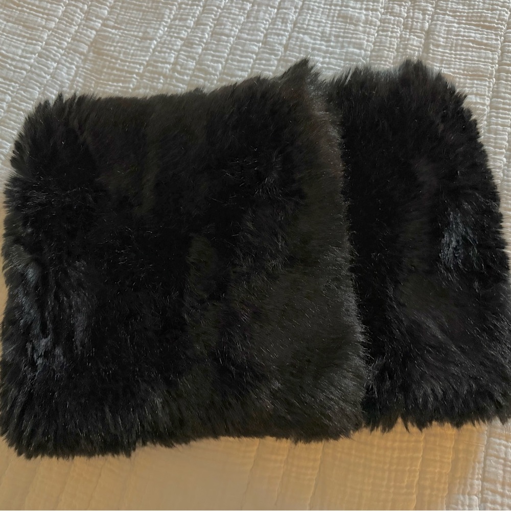 Banana Republic Black Faux Fur Trim Neck Warmer/Shawl